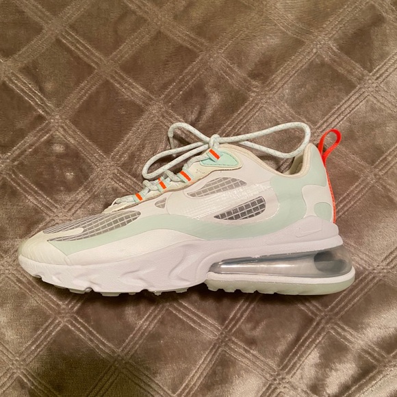 NIKE - Air Max 270 - Picture 6 of 7